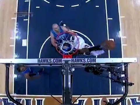 Mickael Pietrus BLOCK Marvin Williams' shot.