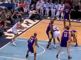 Paul Millsap gives the nice interior pass to Andrei Kirilenk