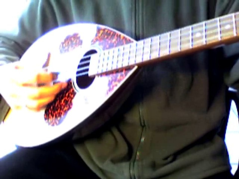 Répète au bouzouki sur la zik de Tahar Metref