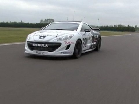 Peugeot RCZ Team 200 ans à Magny-Cours