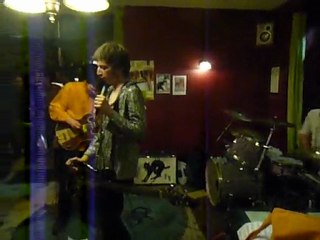 Feets and Boilling Water - From here to my home @Poitiers