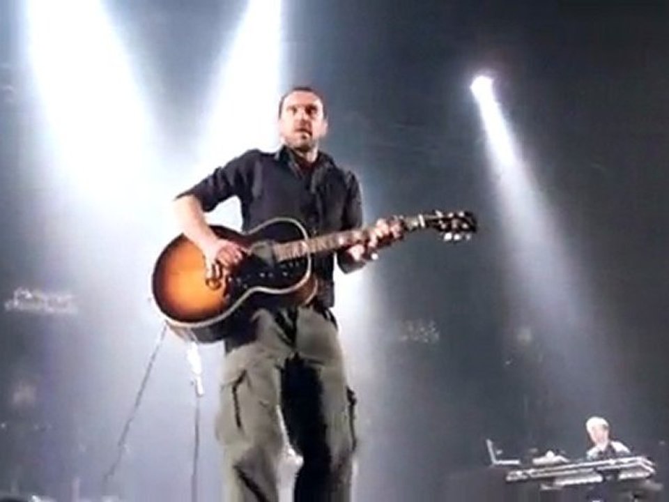 Regarde moi (intro) @ PAris 4 mai 2010