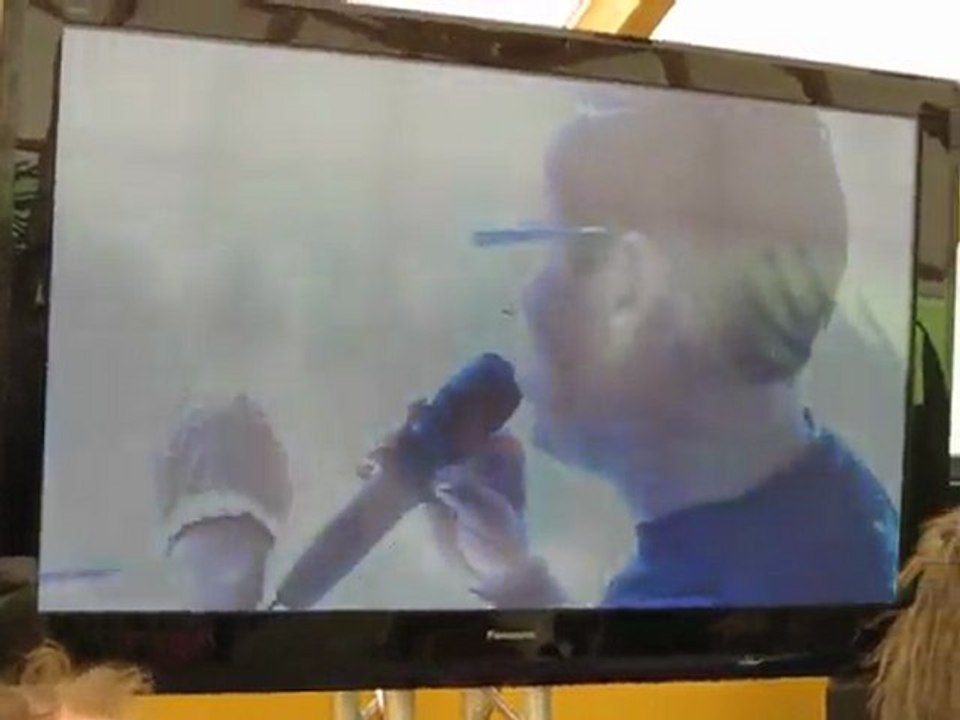 Yves Rossy Aquaparc Booster loop part 1