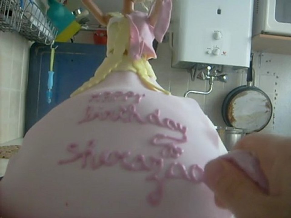 Ecrire Sur Un Gateau Video Dailymotion