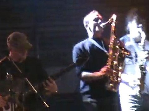 les droits de l'homme RER Radical Energy of Riddims à Hénon