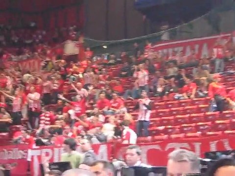 Συνθήματα των οπαδών του Ολυμπιακού