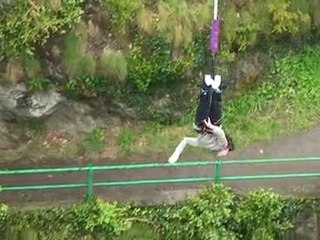 Un ptit saut à l'elastique
