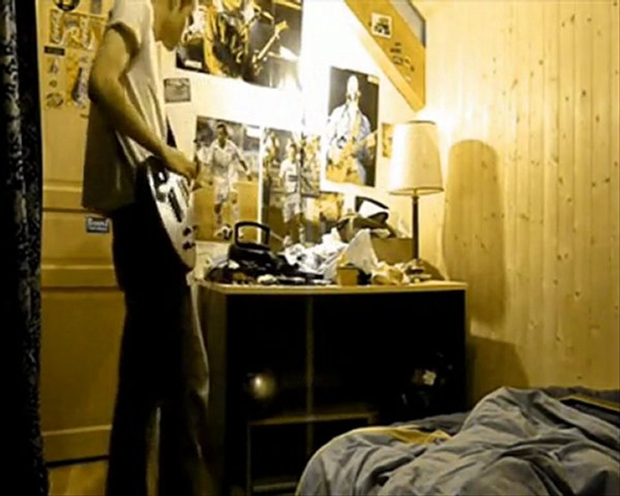 BULLET IN THE HEAD [RATM] VS FLO