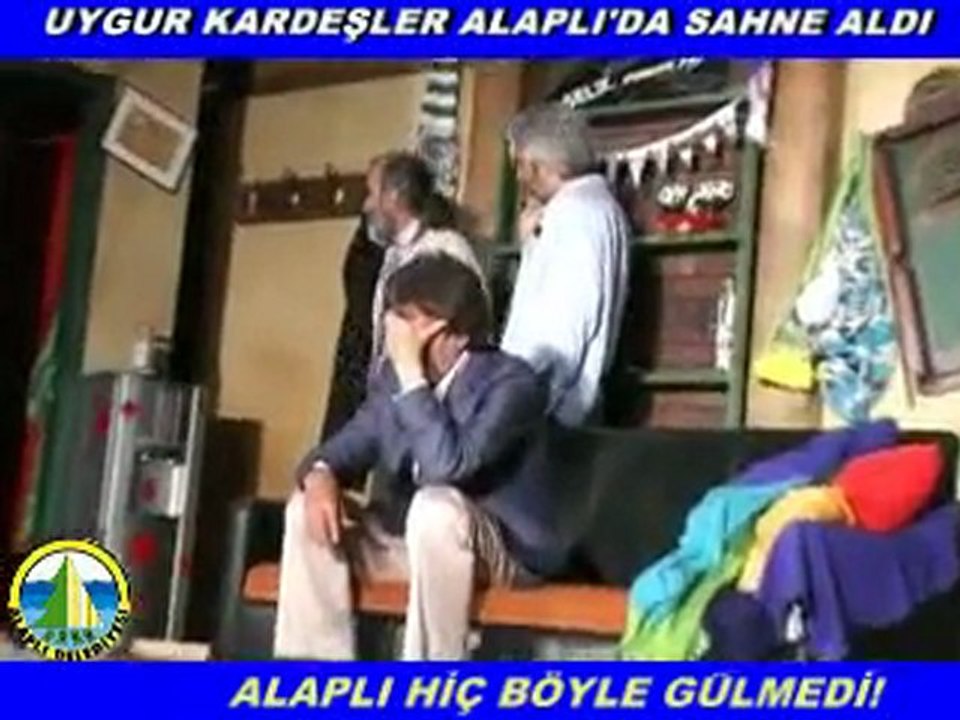 UYGUR KARDEŞLER ALAPLI'DA SAHNE ALDI