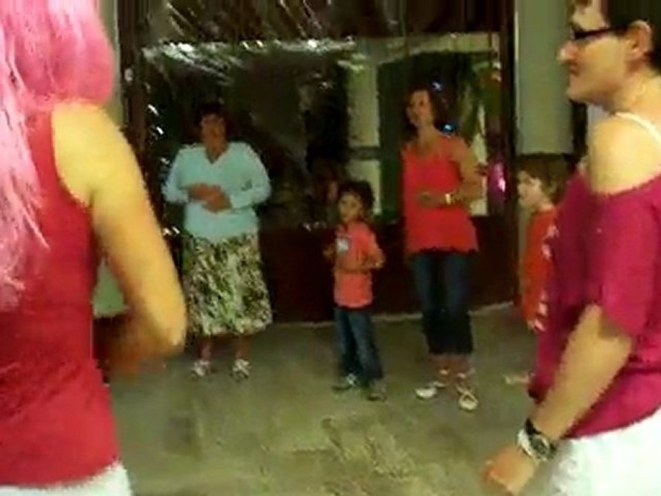 jean petit qui danse avec... Claire !