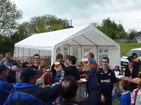 Remise de la coupe aux vainqueurs du tournoi des familles