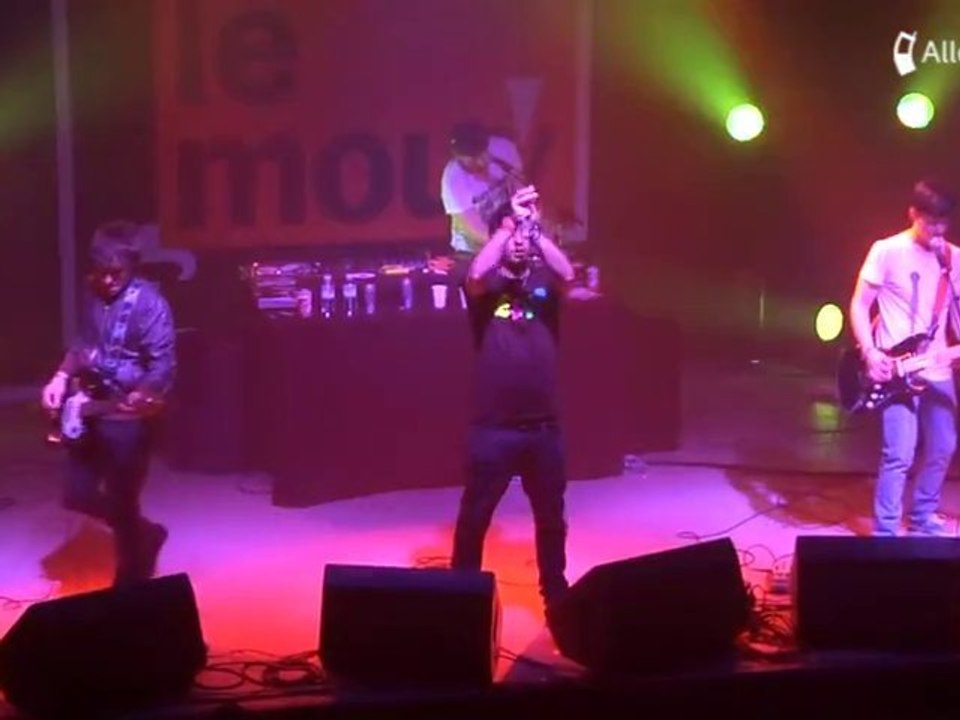 Example - Live @ La Machine, (Paris - Avril 2010)