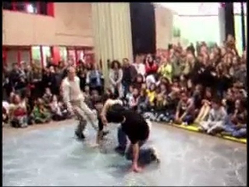 Show Witty Squad au Triangle pour Agitato