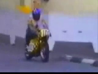 Inspiegabile incidente in moto