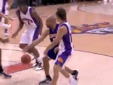 Steve Nash threads the needle with the nice one-handed bounc