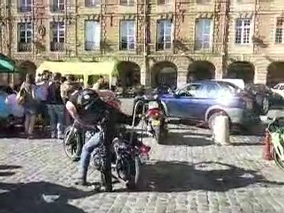 Skonse et Johnny en moto à la fête de la bière, Charleville