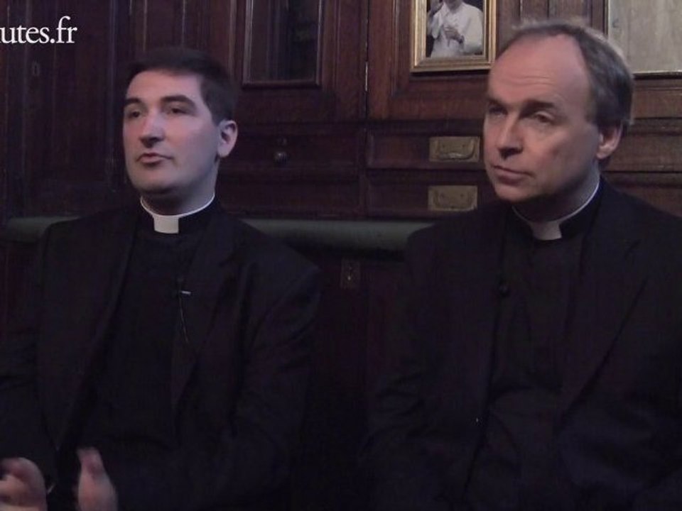 Les prêtres chanteurs en tête des ventes en France