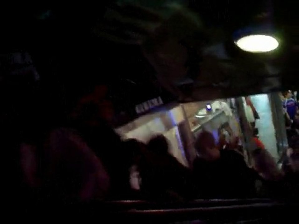 escalator en panne aux Halles- Paris 8 mai 2010