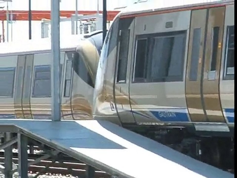 Entrée en gare du Gautrain