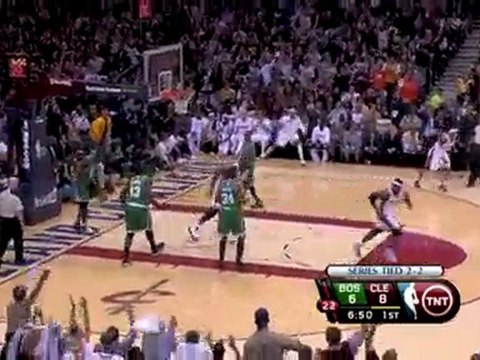 LeBron James throws a nice pass to Shaquille O'Neal, who fin
