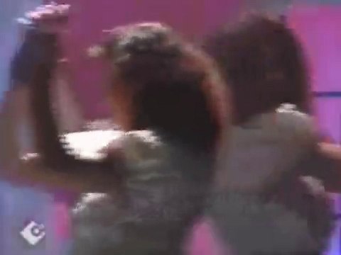 Askin Nur Yengi - ZEHIR GIBISIN (bandido) teleon