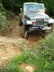 premier essais JEEP V8 5.9L