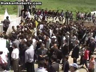 Kürtler İran askerine saldırmak istedi