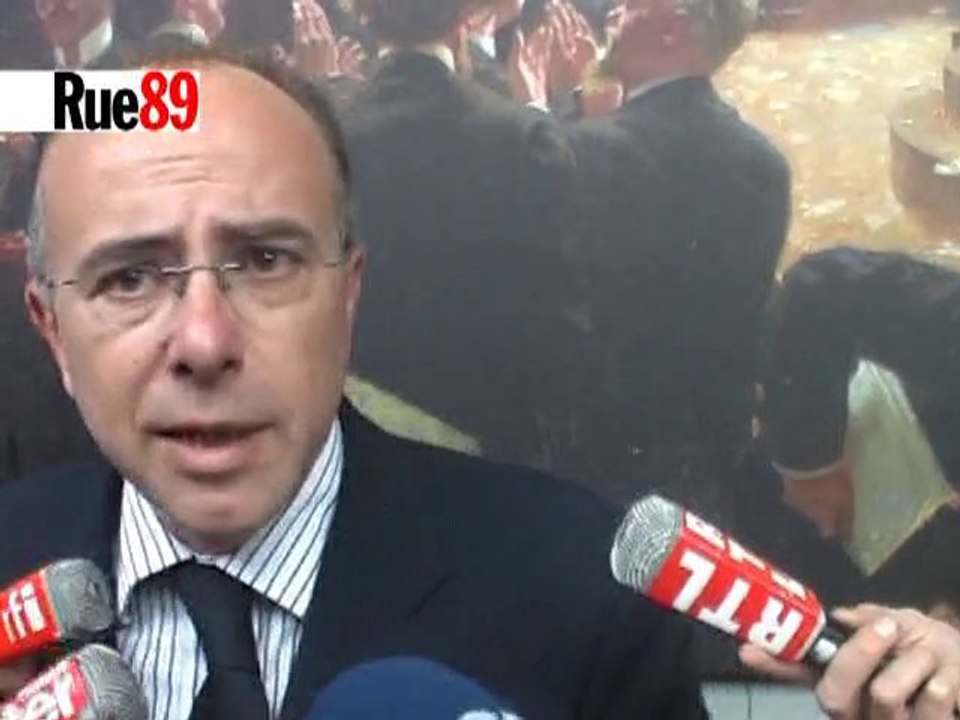 Bernard Cazeneuve sur l'attentat de Karachi