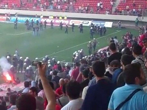 Eπεισόδια στο Γ. Καραϊσκάκης (Ολυμπιακός-ΠΑΟΚ)