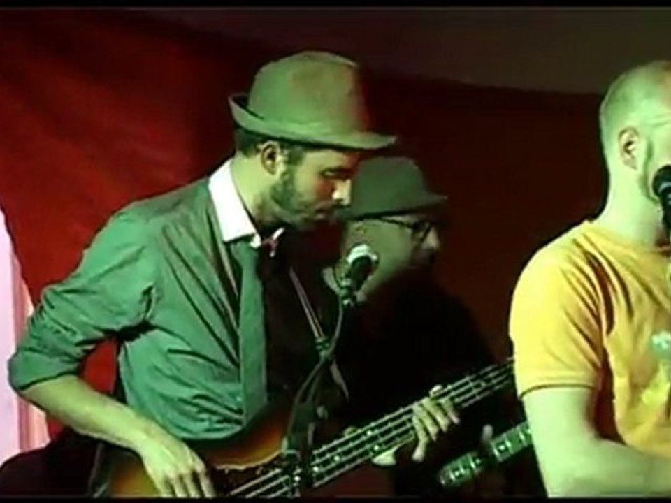 Groovin'Toupie Clip