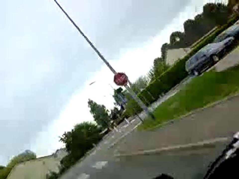 alex tu va troooooooooooop vite respect les limitation bordL