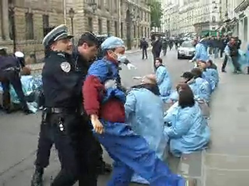 IADE devant l'Elysée 12 Mai 2010