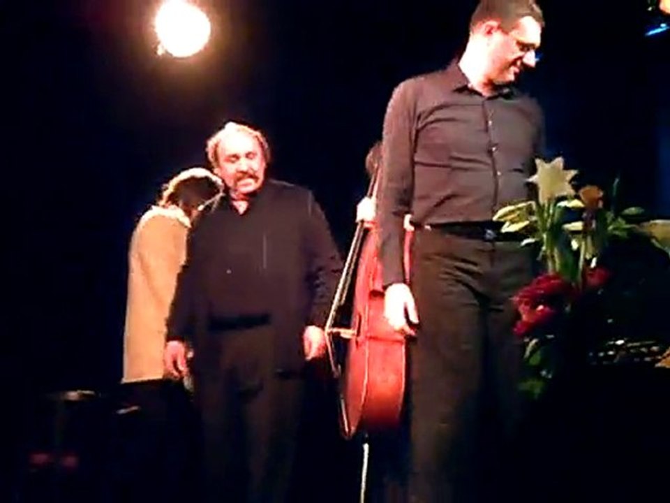 Salut final Gérard-André présente ses musiciens