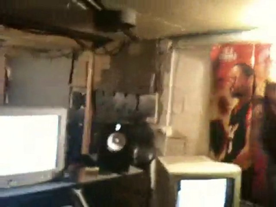 The best feat Soldats 2 banlieues - planter la tente