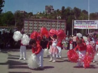 Emre okul gösterisi