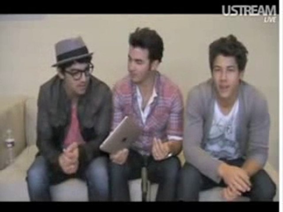 Jonas Brothers Live Chat, 13/05/10 Segunda Parte