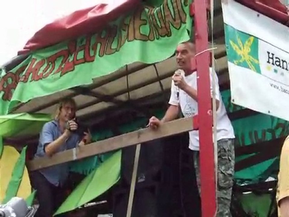 Rede von Hans Cousto auf der Hanfparade 2008