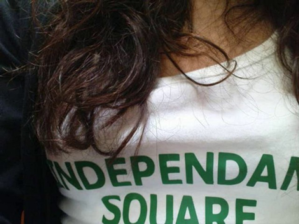 Independant Square-Vol A L'etalage