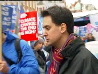 Ed Miliband confirms leadership bid
