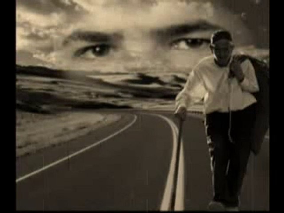 Karşıdan görünen hey dost ne güzel yayla