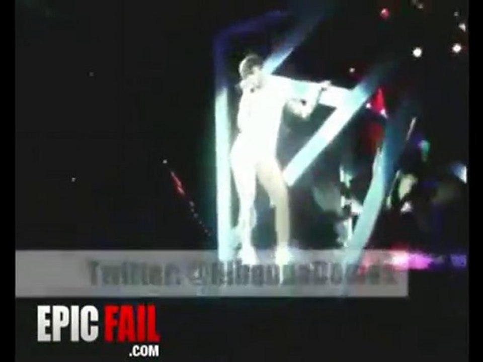 Rihanna Moonwalk Fail