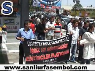 deli gömleği giyip eylem yaptılar