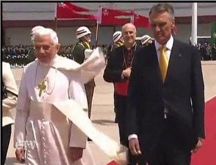 Benedict al XVI-lea: M-am rugat pentru întreaga lume
