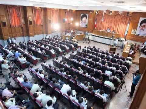 Clotilde Reiss, condamnée à une amende, peut quitter l'Iran