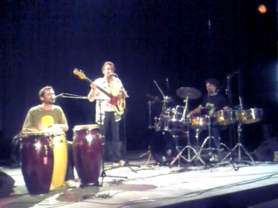 EL SUPER MINI COMBO NACIONAL live @ Confolens, 8 mai 2010.