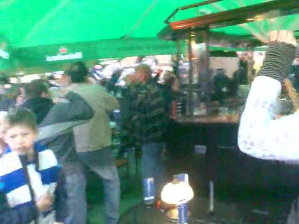 Kibice Lecha Poznań świętują zdobycie mistrzostwa Polski