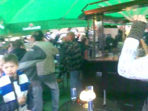 Kibice Lecha Poznań świętują zdobycie mistrzostwa Polski