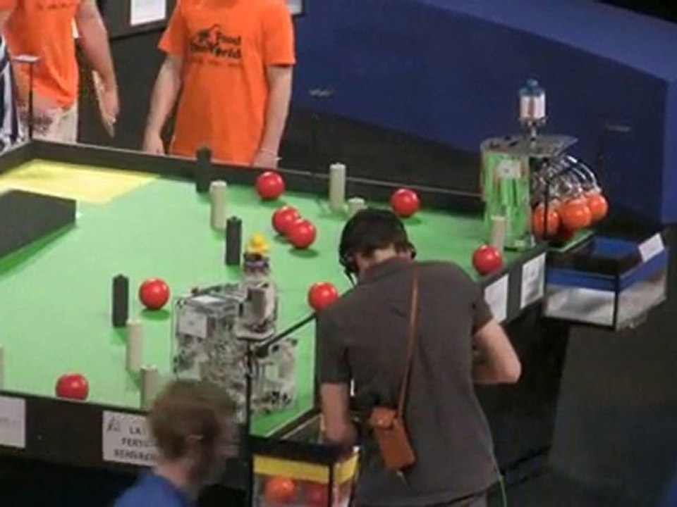 Eurobot 2010 8ème finale France Evolutek / IsTech