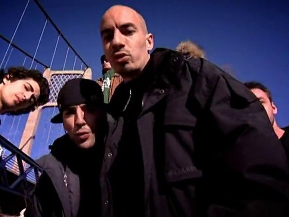 Crown - JUST LISTEN feat. Le Turf