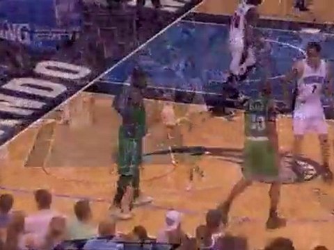 Rajon Rondo throws a nice pass to Tony Allen, who finishes w